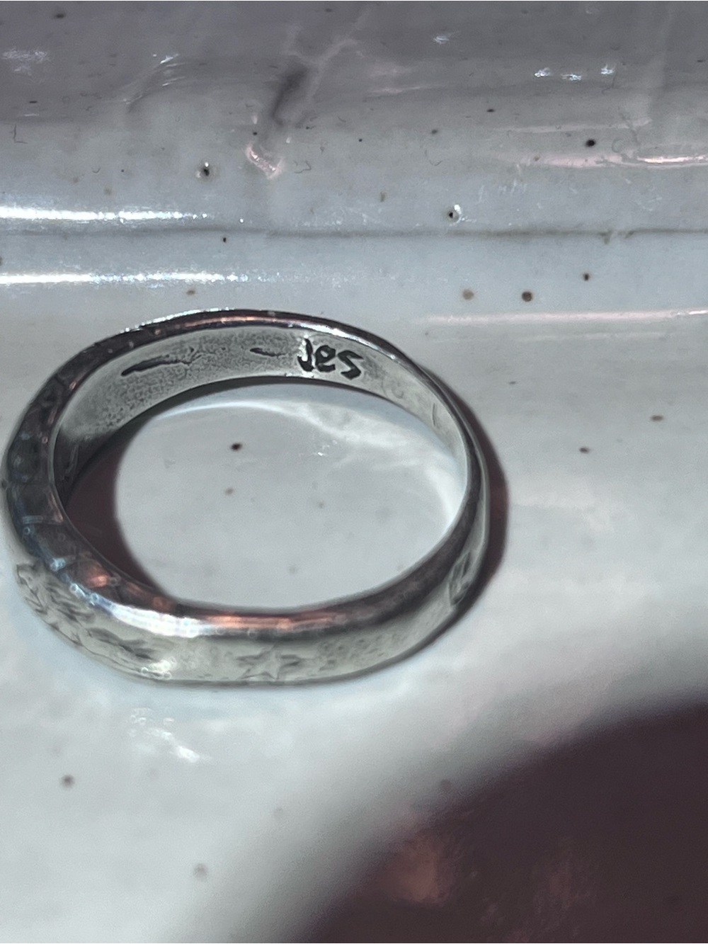Jes MaHarry engraved silver band. Horse. Dog. Moon. Signed Jes. - Picture 5 of 9